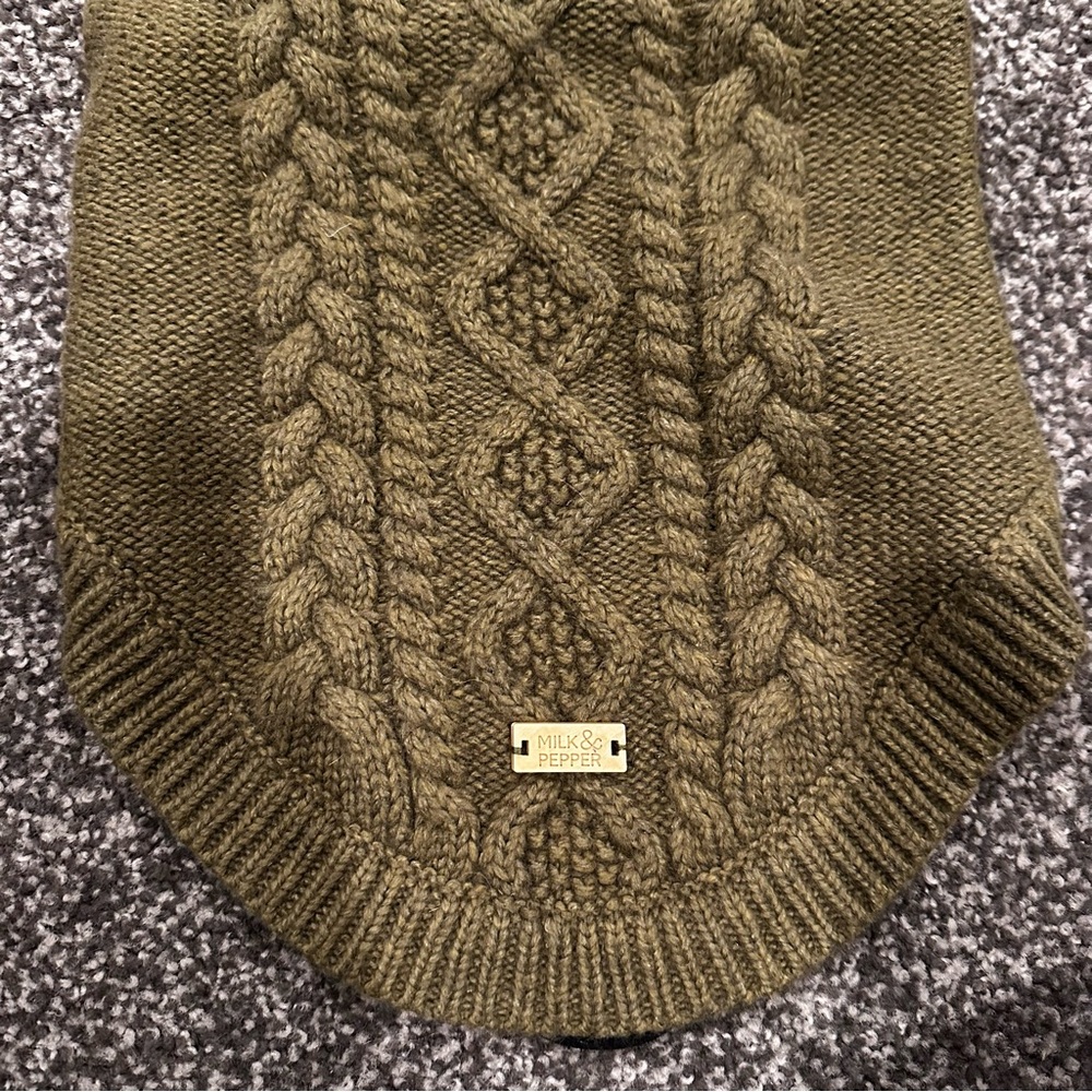 Milk & Pepper Duncan Cable Sweater Olive Cable Knit Sweater - Paris - Picture 4 of 14